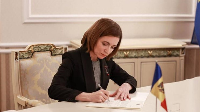 Maia Sandu a semnat legea privind suplimentul de 3 mii de lei pentru tinerii angajați la primul loc de muncă: „Vrem ca tinerii noștri să rămână acasă” Maia Sandu a semnat legea privind suplimentul de 3 mii de lei pentru tinerii angajați la primul loc de muncă: „Vrem ca tinerii noștri să rămână acasă”