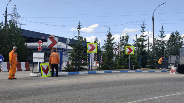 FOTO | Lucrări de întreținere a drumurilor publice, în mai multe raioane ale Republicii Moldova  FOTO | Lucrări de întreținere a drumurilor publice, în mai multe raioane ale Republicii Moldova