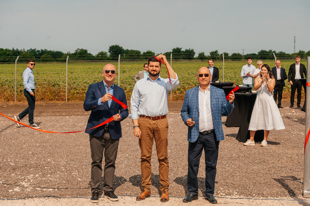 Cel mai mare parc fotovoltaic din Republica Moldova, inaugurat la Rădeni
 Cel mai mare parc fotovoltaic din Republica Moldova, inaugurat la Rădeni