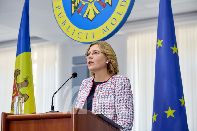 Oficial european, la Chișinău: „Suntem angajați în totalitate să sprijinim securitatea alegerilor. Accesul Rep. Moldova la rezervele de securitate cibernetică al UE au fost acum confirmate” Oficial european, la Chișinău: „Suntem angajați în totalitate să sprijinim securitatea alegerilor. Accesul Rep. Moldova la rezervele de securitate cibernetică al UE au fost acum confirmate”