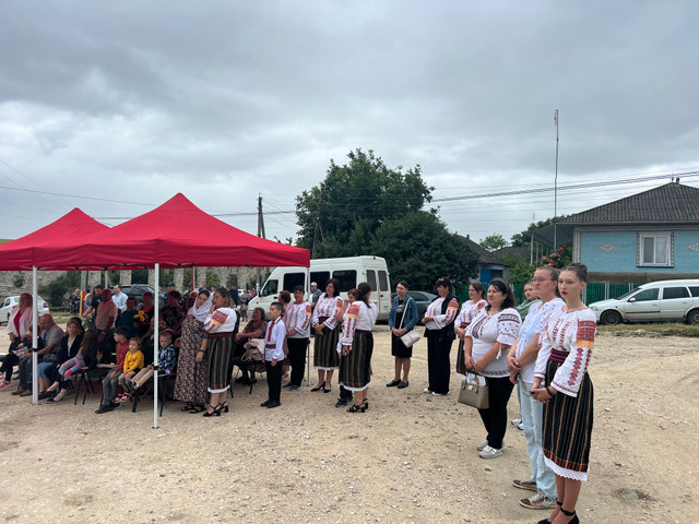 FOTO | Monument al eroilor reîntregitori, inaugurat în satul Pociumbăuți la împlinirea a 87 de ani de la moartea Reginei Maria
