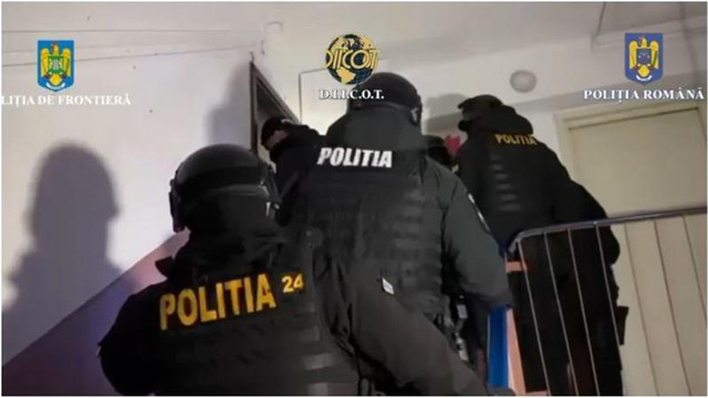 România. Zeci percheziții într-un alt dosar vizând acte de identitate românești false eliberate unor cetățeni din Rusia, Ucraina și Republica Moldova România. Zeci percheziții într-un alt dosar vizând acte de identitate românești false eliberate unor cetățeni din Rusia, Ucraina și Republica Moldova