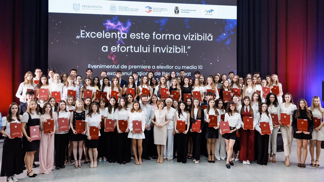 Număr record de absolvenți cu media 10 la bacalaureat. Maia Sandu, la ceremonia de premiere: „Voi sunteți cei care pot să contribuie semnificativ la provocările cu care ne confruntăm” Număr record de absolvenți cu media 10 la bacalaureat. Maia Sandu, la ceremonia de premiere: „Voi sunteți cei care pot să contribuie semnificativ la provocările cu care ne confruntăm”