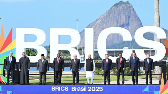 Trump amenință cu taxe suplimentare țările care se aliază cu BRICS. „Nu vor exista excepții de la această politică” Trump amenință cu taxe suplimentare țările care se aliază cu BRICS. „Nu vor exista excepții de la această politică”