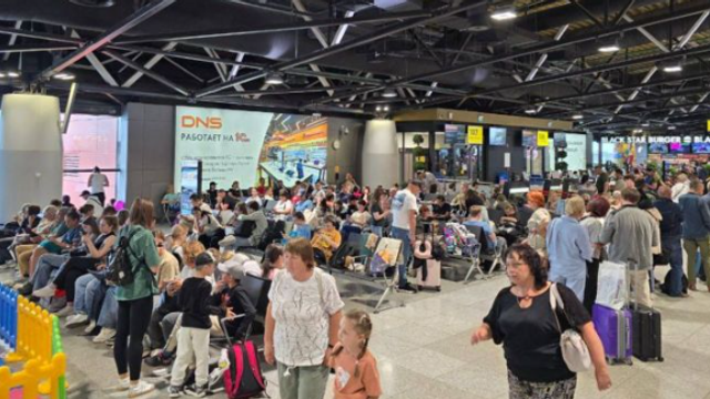 Dronele ucrainene provoacă haos pe aeroporturile din Rusia, anunță Moscova. Mii de zboruri au fost anulate sau amânate Dronele ucrainene provoacă haos pe aeroporturile din Rusia, anunță Moscova. Mii de zboruri au fost anulate sau amânate