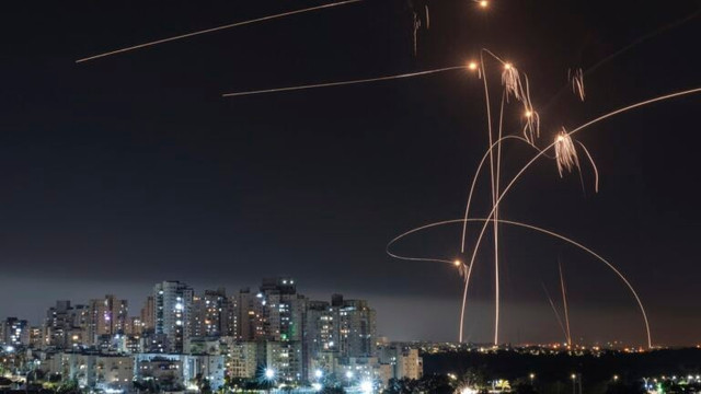 „O să ne protejeze și pe noi”. Ministrul Apărării de la București anunță că România va importa sistemul Iron Dome, care protejează Israelul „O să ne protejeze și pe noi”. Ministrul Apărării de la București anunță că România va importa sistemul Iron Dome, care protejează Israelul