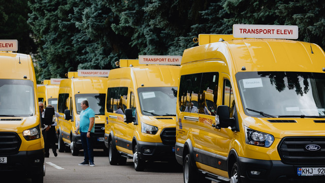 Zece microbuze moderne, donate școlilor din Republica Moldova cu sprijinul financiar al UE (FOTO)
Zece microbuze moderne, donate școlilor din Republica Moldova cu sprijinul financiar al UE (FOTO)