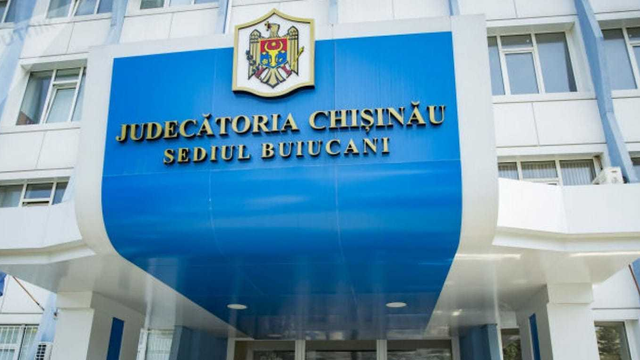Trei suspecți, reținuți pentru mituirea protestatarilor în fața Judecătoriei Buiucani Trei suspecți, reținuți pentru mituirea protestatarilor în fața Judecătoriei Buiucani