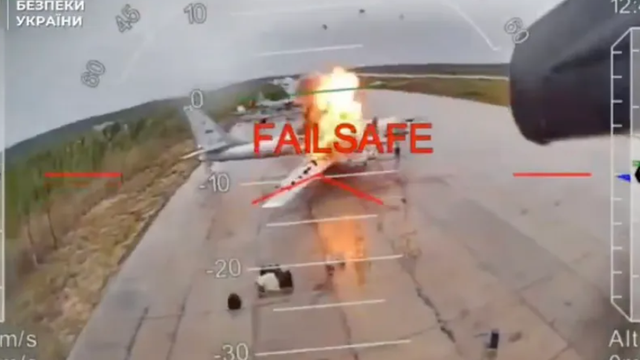FOTO | Frica Moscovei, văzută din satelit: Rușii îngroapă bombardierele strategice în buncăre pentru a scăpa de dronele ucrainene
 FOTO | Frica Moscovei, văzută din satelit: Rușii îngroapă bombardierele strategice în buncăre pentru a scăpa de dronele ucrainene