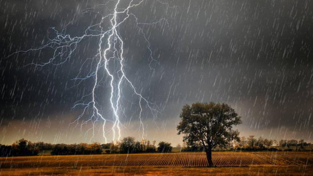 Cod galben de instabilitate atmosferică pe întreg teritoriul Republicii Moldova Cod galben de instabilitate atmosferică pe întreg teritoriul Republicii Moldova