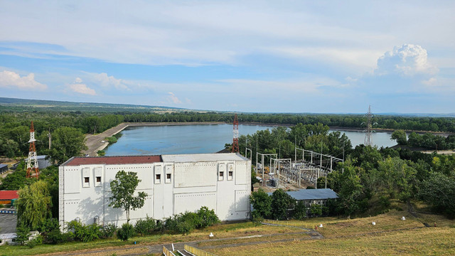Un nou pas spre independența energetică. Un parc eolian și unul fotovoltaic plutitor vor fi construite la Centrala hidroelectrică de la Costești