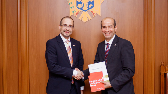 Secretarul de stat al MAE, întrevedere cu secretarul general al Ministerului Apărării al Austriei. Cooperarea în domeniul apărării și securității, în discuții
Secretarul de stat al MAE, întrevedere cu secretarul general al Ministerului Apărării al Austriei. Cooperarea în domeniul apărării și securității, în discuții