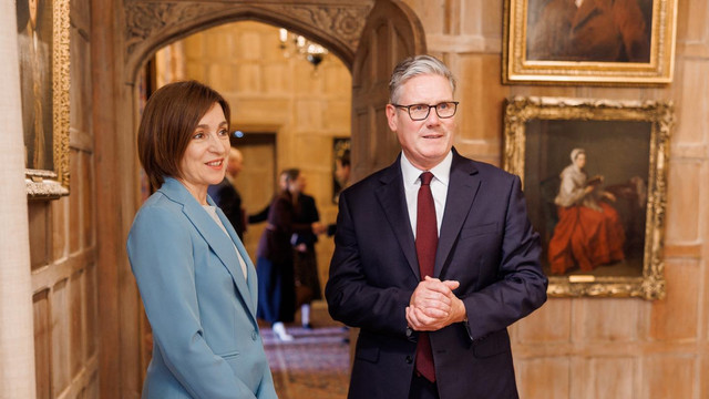 Maia Sandu a avut o întrevedere cu prim-ministrul britanic, Keir Starmer. Consolidarea cooperării bilaterale în domeniul economic, pe agenda de discuții (FOTO) Maia Sandu a avut o întrevedere cu prim-ministrul britanic, Keir Starmer. Consolidarea cooperării bilaterale în domeniul economic, pe agenda de discuții (FOTO)