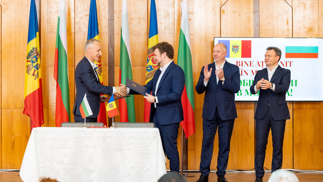Dorin Recean: „Cei care vor studia la Universitatea din Taraclia vor beneficia de diplome recunoscute în tot spațiul european”
Dorin Recean: „Cei care vor studia la Universitatea din Taraclia vor beneficia de diplome recunoscute în tot spațiul european”