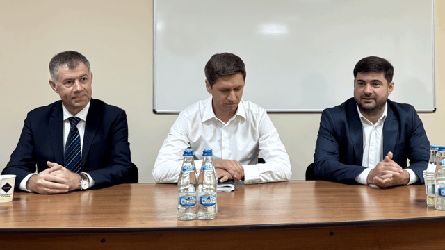 Aureliu Luchin, numit administrator interimar la „Fabrica de Sticlă din Chișinău” Aureliu Luchin, numit administrator interimar la „Fabrica de Sticlă din Chișinău”