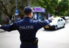 Polițiștii în uniformă nu mai sunt obligați să arate legitimația de serviciu