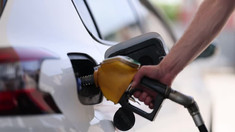 Benzina se scumpește ușor. Cât va costa motorina mâine, 8 august