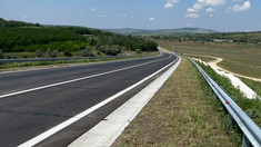 Drumarii au finalizat lucrările de asigurare a stabilității terasamentului și reabilitarea îmbrăcămintei rutiere pe traseul național M5
