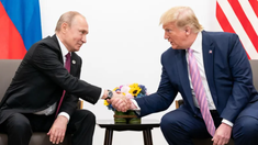Trump și Putin se vor întâlni mai întâi fără consilieri, apoi vor ține o conferință de presă comună. Kremlinul este cel care anunță detaliile summitului din Alaska