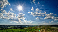 METEO | Vreme frumoasă, cu maxime de până la 33 de grade Celsius, prognozată pentru ziua de vineri
