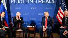 Vladimir Putin, întrebat dacă va mai ucide civili, la începutul summitului din Alaska. Reacția liderului rus