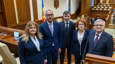 Noii judecători ai Curții Constituționale au depus jurământul în Parlament

