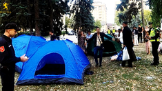 VIDEO | Zeci de persoane, documentate de polițiști după protestul de ieri. Au recunoscut că li se promitea bani de la Șor  