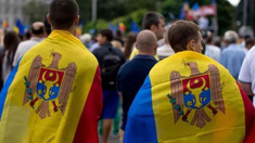 Granturi de până la 150 de mii de lei pentru asociațiile și centrele educaționale din diaspora. Programul „Diaspora Engagement Hub”, aprobat de Guvern
