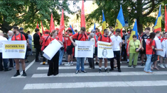 PSRM a protestat în fața Guvernului. Daniel Vodă: „Minciuna și scandalul nu țin loc de argumente. Oamenii nu pot fi păcăliți cu o sacoșă și vorbe goale” 