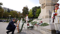 LIVE | Depuneri de flori la monumentul lui Ștefan cel Mare și Sfânt cu ocazia celei de-a 34-a aniversări a Independenței Republicii Moldova