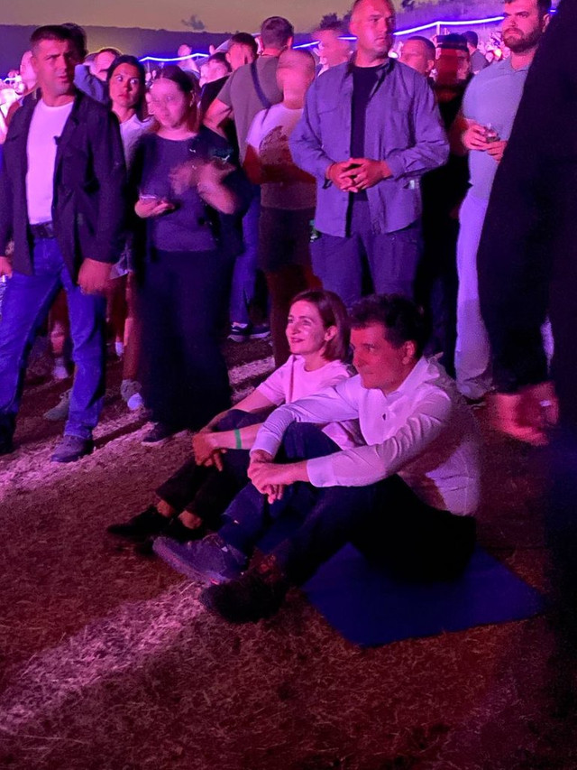FOTO, VIDEO | Nicușor Dan, în vizită privată în Republica Moldova. S-a întâlnit cu Maia Sandu la un festival în Orhei