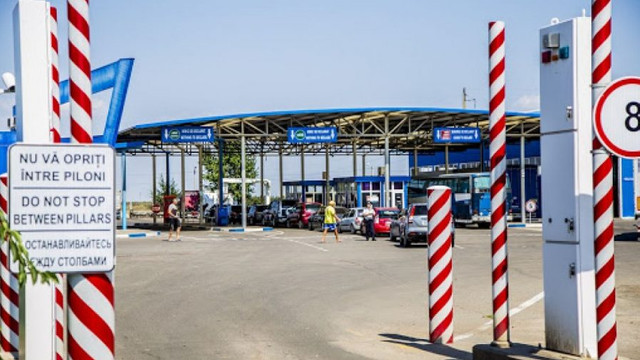 Peste 77 de mii de traversări ale frontierei, în ultimele 24 de ore. Câți străini nu au fost lăsați să intre în R. Moldova Peste 77 de mii de traversări ale frontierei, în ultimele 24 de ore. Câți străini nu au fost lăsați să intre în R. Moldova