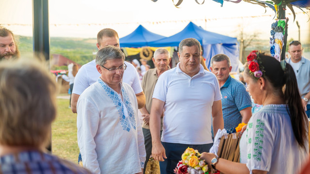 Igor Grosu, la hramul satului de baștină, Andrușul de Sus: „Împreună suntem puternici și putem face lucruri mari” (FOTO)
 Igor Grosu, la hramul satului de baștină, Andrușul de Sus: „Împreună suntem puternici și putem face lucruri mari” (FOTO)