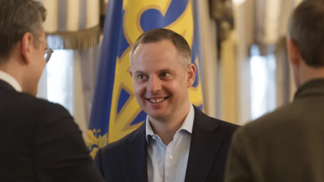 Casa unui fost înalt oficial de la biroul lui Zelenski, percheziționată de poliția germană. Raidul a fost făcut la cererea agenției anticorupție din Ucraina Casa unui fost înalt oficial de la biroul lui Zelenski, percheziționată de poliția germană. Raidul a fost făcut la cererea agenției anticorupție din Ucraina