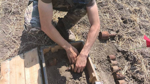 Zeci de obiecte explozive din cel de Al Doilea Război Mondial au fost neutralizate de geniștii Armatei Naționale în luna iulie Zeci de obiecte explozive din cel de Al Doilea Război Mondial au fost neutralizate de geniștii Armatei Naționale în luna iulie