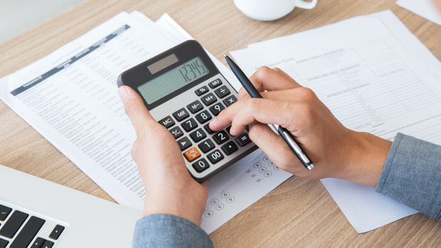 Pragul de restituire a TVA urcă la 70% pentru cei care utilizează e-Factura sau terminalul POS