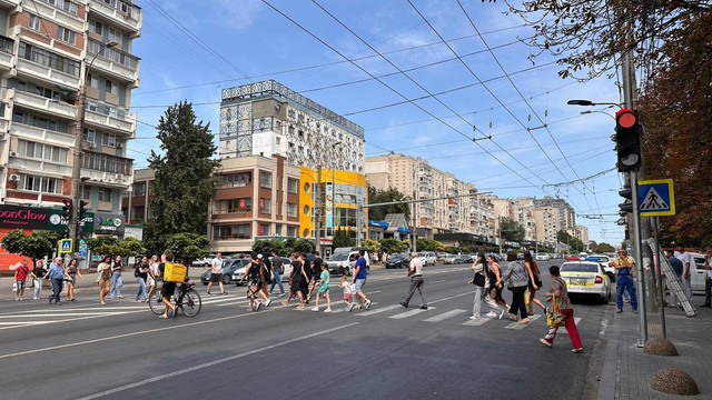 Semafoare instalate la unul dintre cele mai aglomerate noduri rutiere din sectorul Râșcani 
