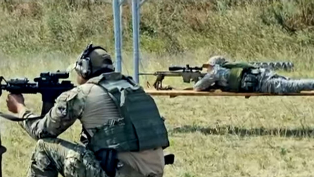 VIDEO | Lunetiști din România, Polonia și Republica Moldova s-au întrecut pe poligonul de la Bulboaca
VIDEO | Lunetiști din România, Polonia și Republica Moldova s-au întrecut pe poligonul de la Bulboaca