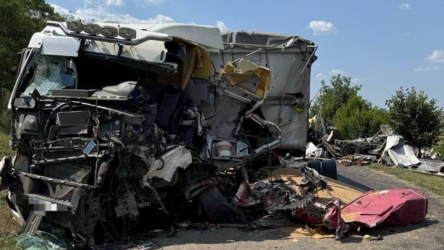 Grav accident rutier la Telenești. Un angajat IGSU aflat în misiune a decedat pe loc Grav accident rutier la Telenești. Un angajat IGSU aflat în misiune a decedat pe loc