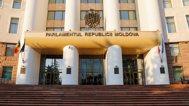 Parlamentul se va reuni într-o sesiune specială în care judecătorii constituționali vor depune jurământul 