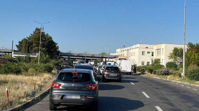 Trafic aglomerat la Vama Leușeni pe sensul de ieșire din Republica Moldova 