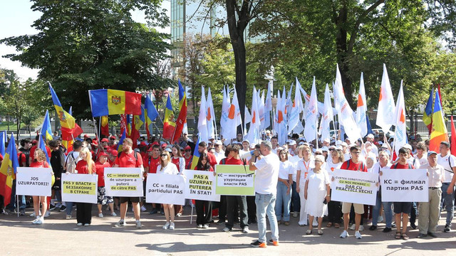 Scandări și proteste la depunerea jurământului noilor judecători constituționali Scandări și proteste la depunerea jurământului noilor judecători constituționali