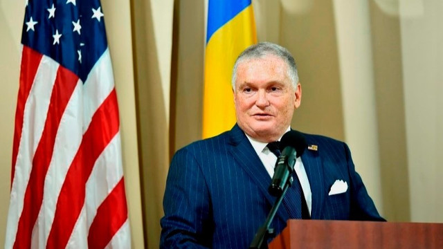 Adrian Zuckerman, fost ambasador al SUA la București: „Republica Moldova și România sunt aliniate și foarte apropiate. Drumul spre UE trebuuie să continue” Adrian Zuckerman, fost ambasador al SUA la București: „Republica Moldova și România sunt aliniate și foarte apropiate. Drumul spre UE trebuuie să continue”