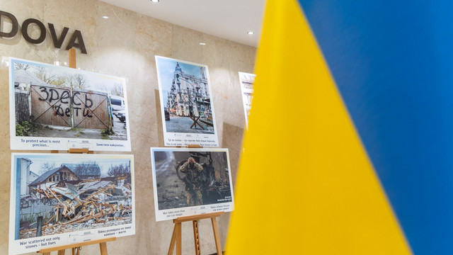 GALERIE FOTO | Parlamentul găzduiește o expoziție semnată de fotograful ucrainean Serhii Himiuș. Igor Grosu: „Ucraina va învinge acest război nemilos în care mor oameni nevinovați”
