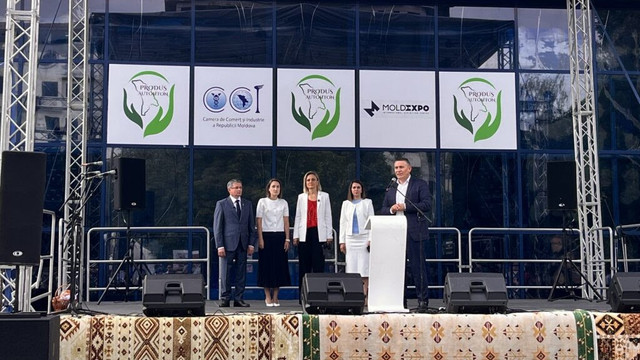 La Moldexpo a fost inaugurată Expoziția Națională „Produs Autohton”. Sute de vizitatori, prezenți la deschidere
La Moldexpo a fost inaugurată Expoziția Națională „Produs Autohton”. Sute de vizitatori, prezenți la deschidere