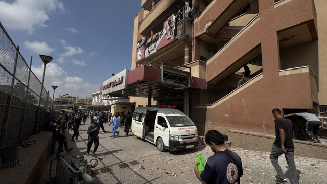 Atac israelian asupra unui spital din Gaza. Mai multe persoane au fost ucise, inclusiv patru jurnaliști
Atac israelian asupra unui spital din Gaza. Mai multe persoane au fost ucise, inclusiv patru jurnaliști
