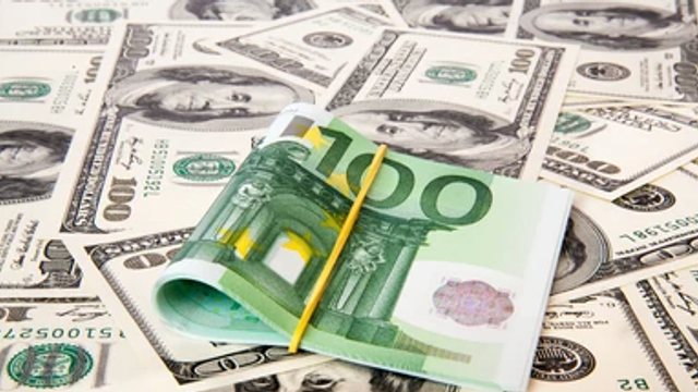 Euro se ieftinește la sfârșit de săptămână. Cât valorează dolarul Euro se ieftinește la sfârșit de săptămână. Cât valorează dolarul