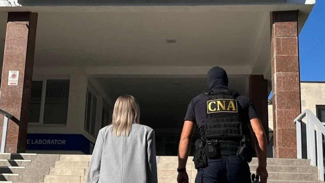 Directorul Spitalului Clinic Bălți, reținut pentru corupție. CNA desfășoară percheziții și la spitalele raionale din Drochia și Edineț
Directorul Spitalului Clinic Bălți, reținut pentru corupție. CNA desfășoară percheziții și la spitalele raionale din Drochia și Edineț