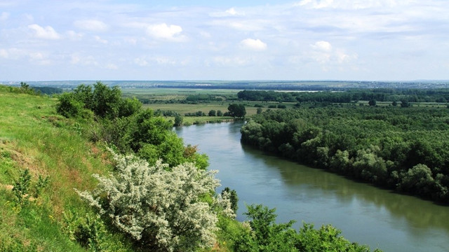 Cod roșu, cod portocaliu și cod galben de scurgeri mici de apă în majoritatea râurilor din Republica Moldova Cod roșu, cod portocaliu și cod galben de scurgeri mici de apă în majoritatea râurilor din Republica Moldova