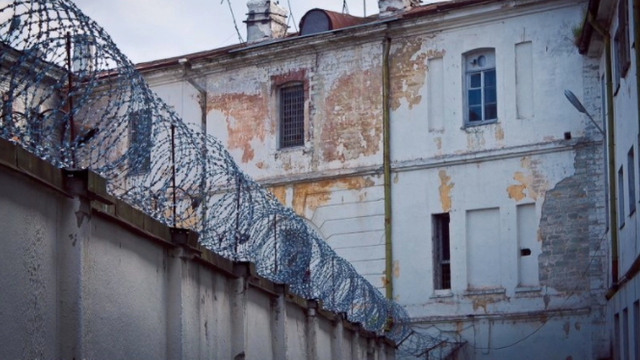 Deținuții nu vor mai putea folosi telefoane mobile și internet neautorizat. Regulamentul privind blocarea radiocomunicațiilor în penitenciare a fost publicat în „Monitorul Oficial” Deținuții nu vor mai putea folosi telefoane mobile și internet neautorizat. Regulamentul privind blocarea radiocomunicațiilor în penitenciare a fost publicat în „Monitorul Oficial”